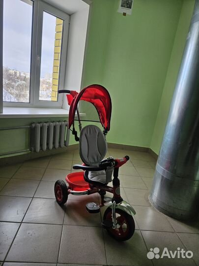 Детский велосипед трехколесный с ручкой