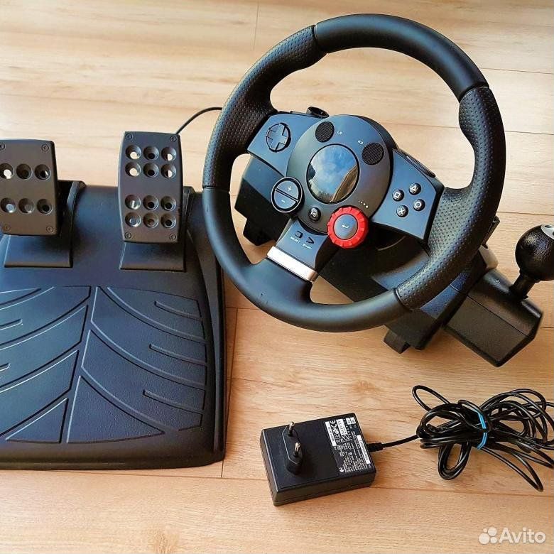 Volante Logitech Driving Force GT d'occasion pour 50 EUR in Plasencia sur  WALLAPOP