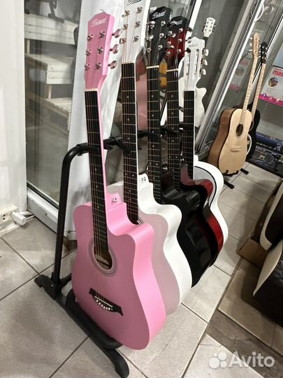 Акустическая гитара