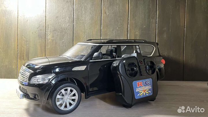 Детская игрушка автомобиль Infiniti QX56