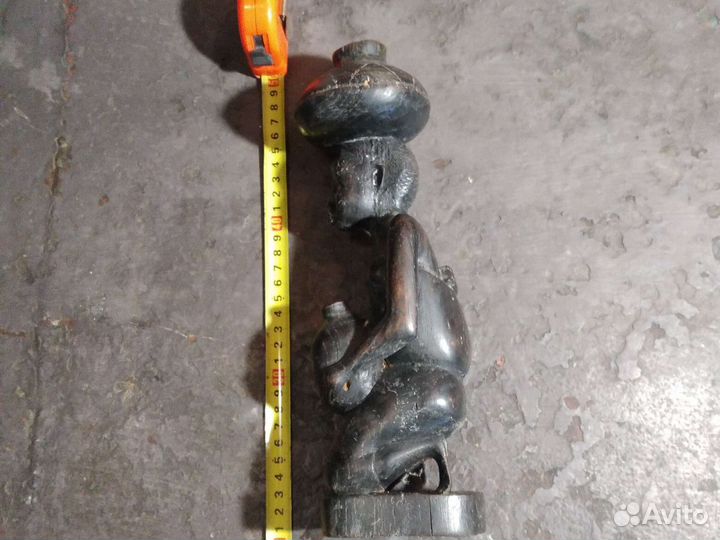 Статуэтка из дерева