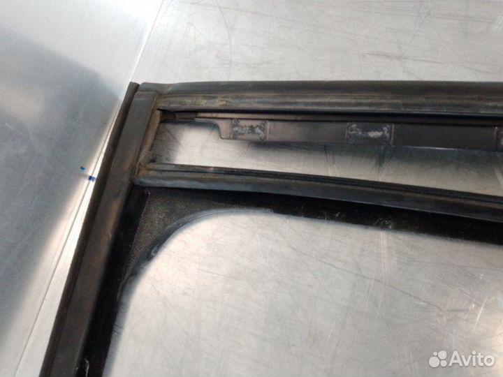 Уплотнитель стекла двери Ford Focus Ii 2005-2008