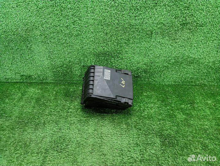 Блок предохранителей Volkswagen Tiguan