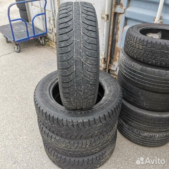 Bridgestone Ice Cruiser 7000 235/65 R17