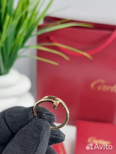 Золотое кольцо гвоздь Cartier