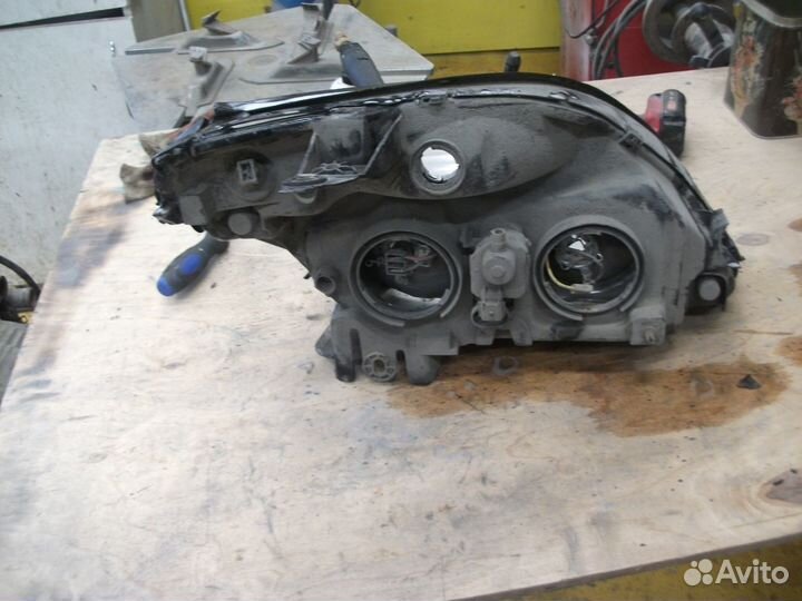 Продам фару на рено сценик 2001 год