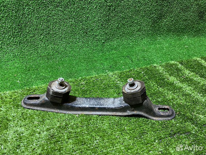 Траверса крепления МКПП BMW 5 series E12