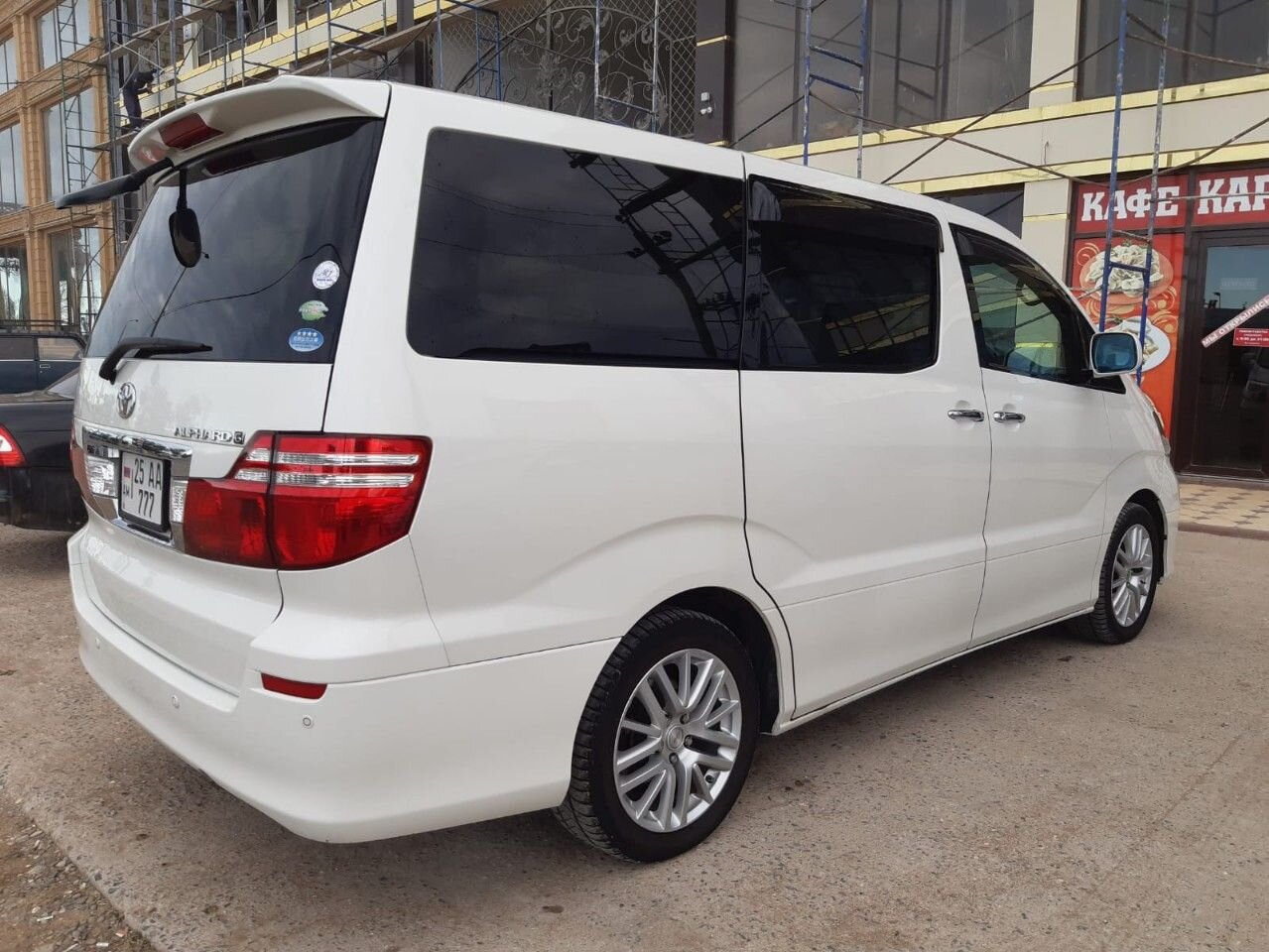 Toyota Alphard: фото владельца