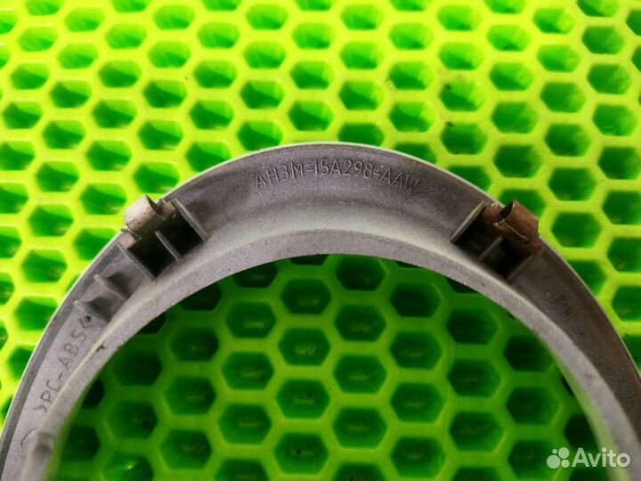 Накладка противотуманной фары правая Land Rover