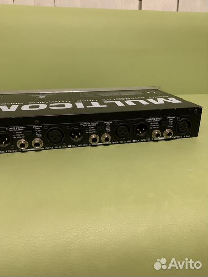 Компрессор 4канальный Behringer Mdx4400