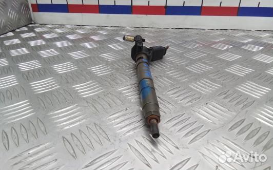Форсунка дизельная audi A6 C6 (5ST10AL02)