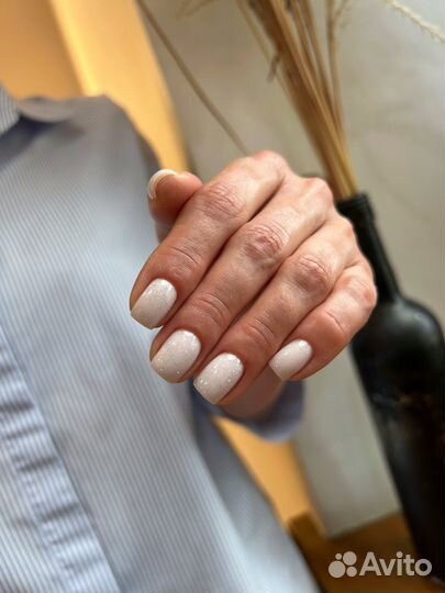 Модель на маникюр к мастеру