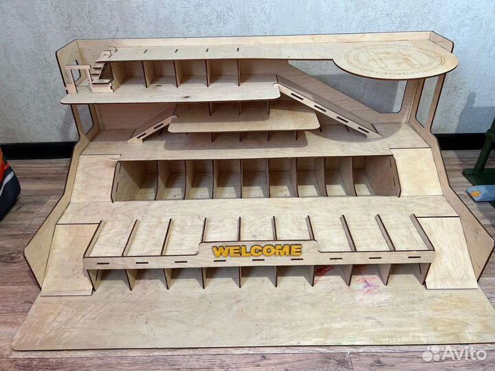 Гараж на 50 мест