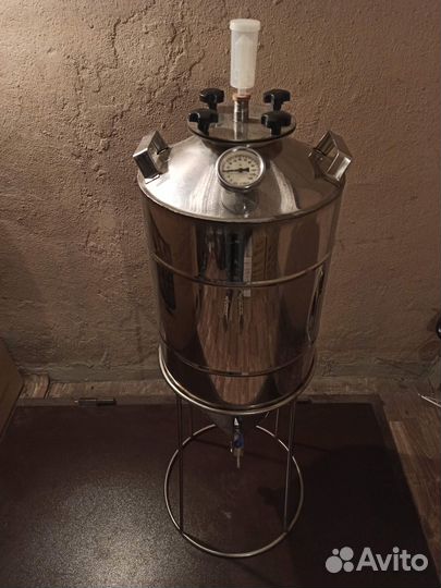 40 литровых бутылок с бугельной пробкой + 3 шт*