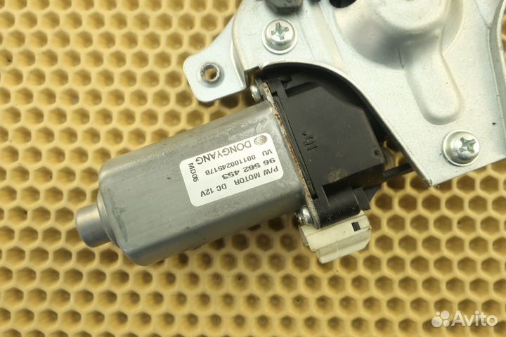 Стеклоподъемник задний правый Daewoo Matiz