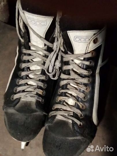 Коньки хоккейные