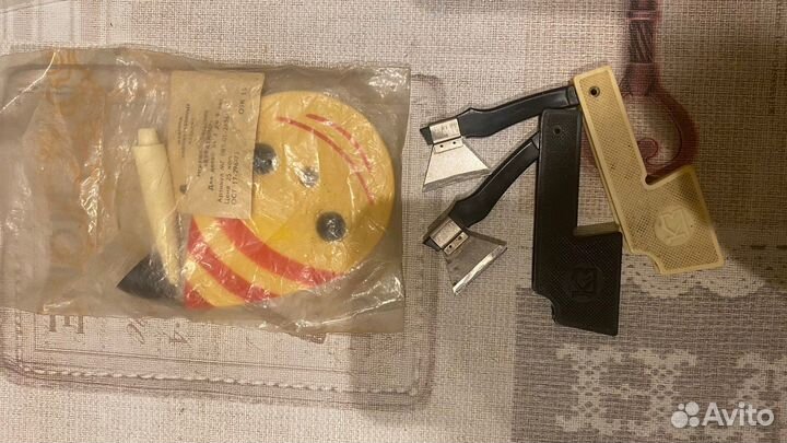 Вешалка Буратино,точилка Топорик