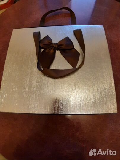 Пакет-коробка подарочная