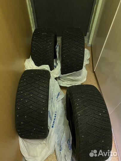 Goodyear Ultragrip Ice Arctic 235/45 R17