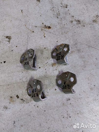 Петля замка двери rover 75