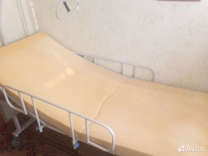 Медицинская кровать для лежачих больных