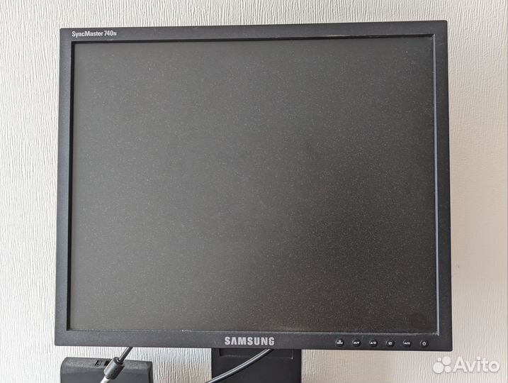 Монитор Samsung 740N