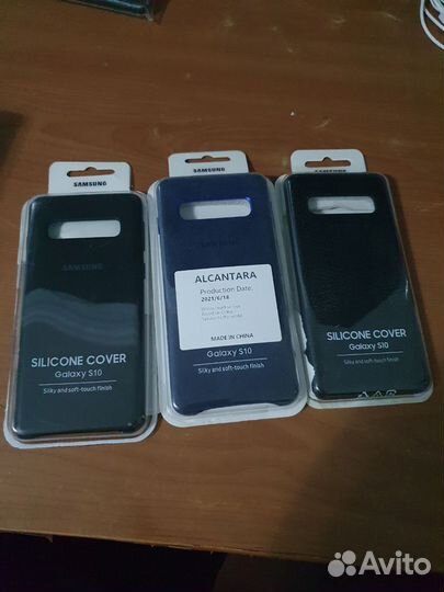 Чехол на Samsung galaxy s10. 2 разных