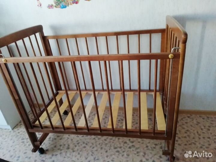 Детская кроватка