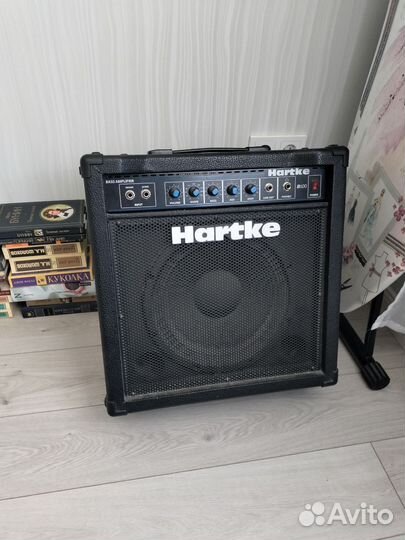 Басовый комбоусилитель