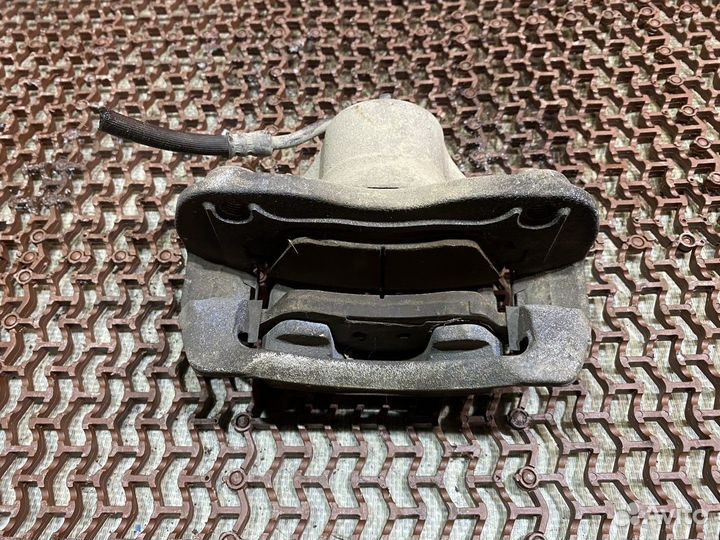 Суппорт передний левый Рио 3 Kia Rio