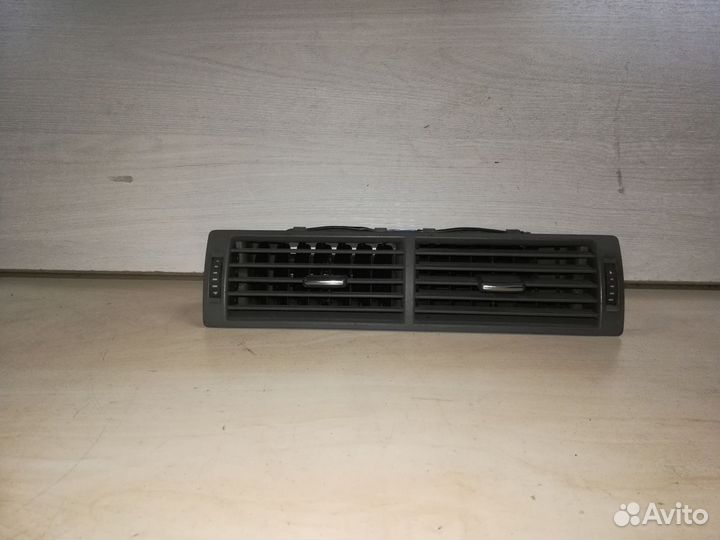 Дефлектор воздуховод центральный Audi A4 8E B6 B7