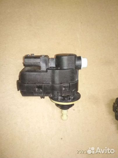 Электрокорректор фар Веста иксрей