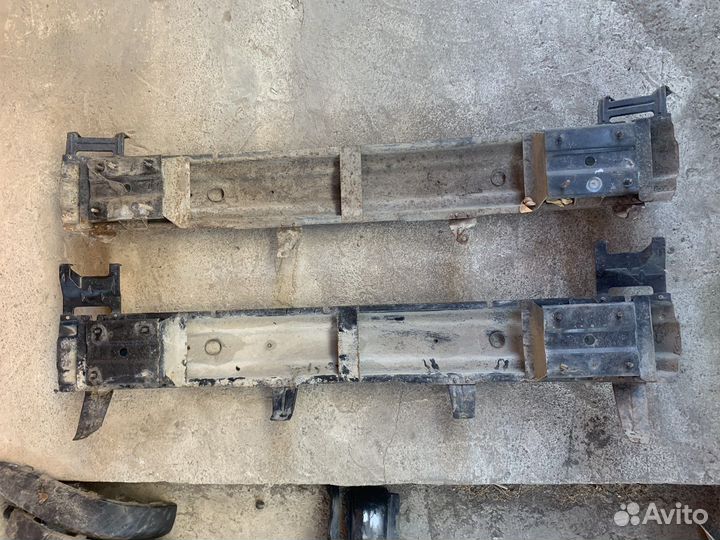 Усилитель заднего бампера Zaz Sens