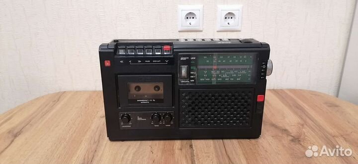 Магнитолу stern R 4100