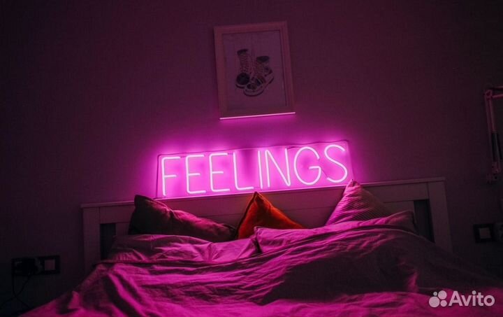 Неоновая вывеска на заказ и в наличии