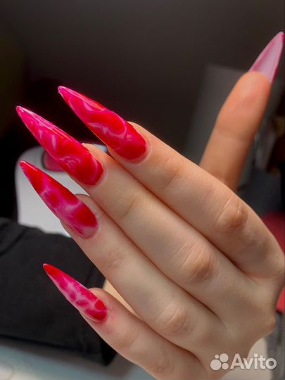 Наращивание ногтей маникюр модель