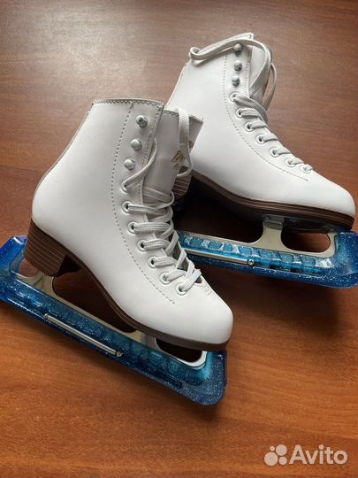 Коньки фигурные детские graf