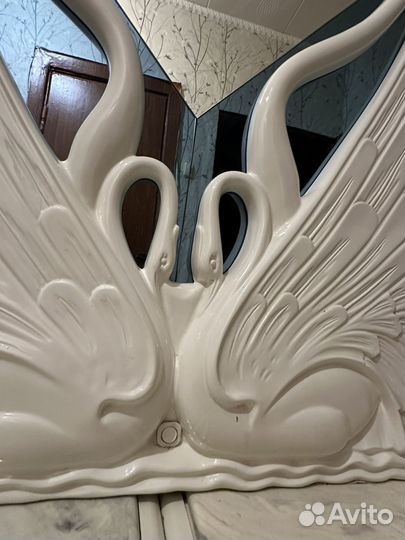 Зеркало деревянное