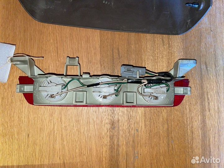 Стоп сигнал дополнительный (в сборе) Toyota Land