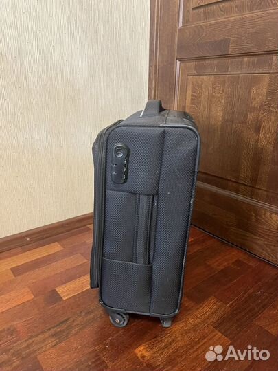 Чемодан на колесах размер s бу
