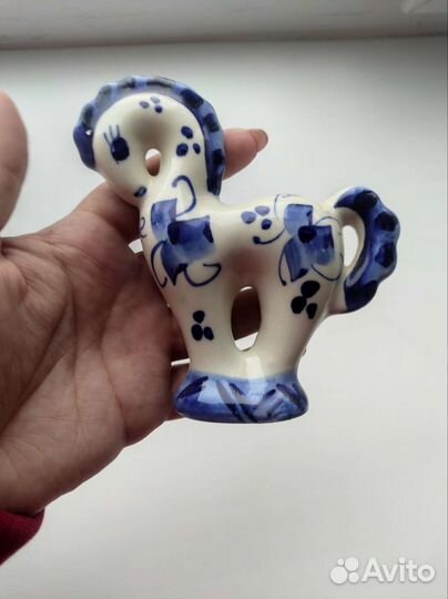 Фарфоровые статуэтки Гжель Лошадь собачка змея