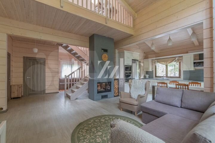 Дом 180 м² на участке 12,6 сот.