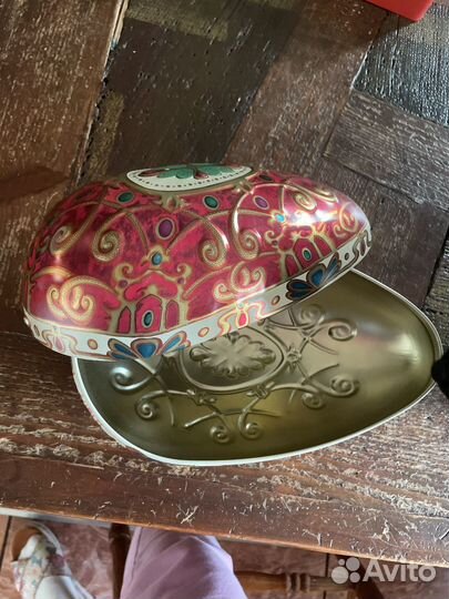 Жестяная банка -яицо