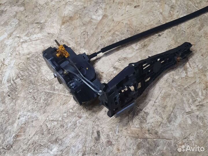 Замок двери передней правой Шевроле круз