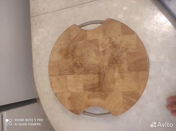 Подставка бамбуковая под горячее на ножках