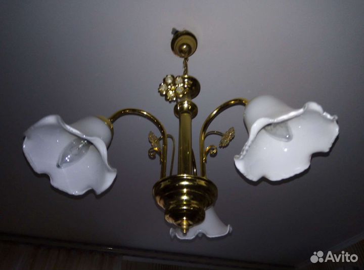 Потолочный светильник и люстры