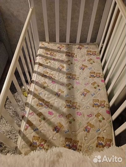 Детская кроватка