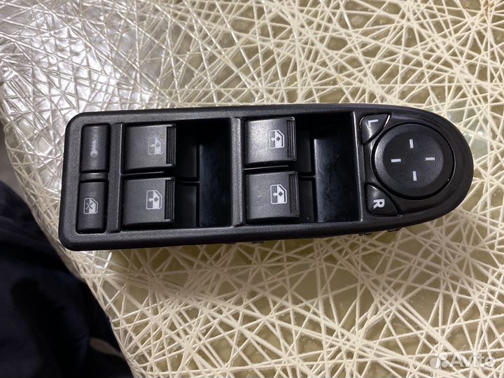 Блок стеклоподъемников kalina и блок света калина