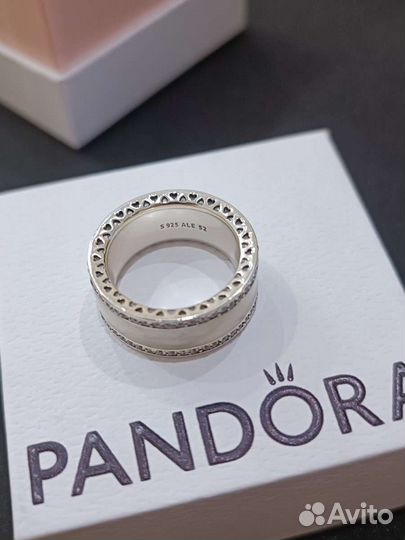 Кольцо Pandora 