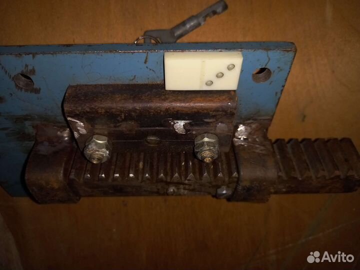 Замок гаражный внутренний